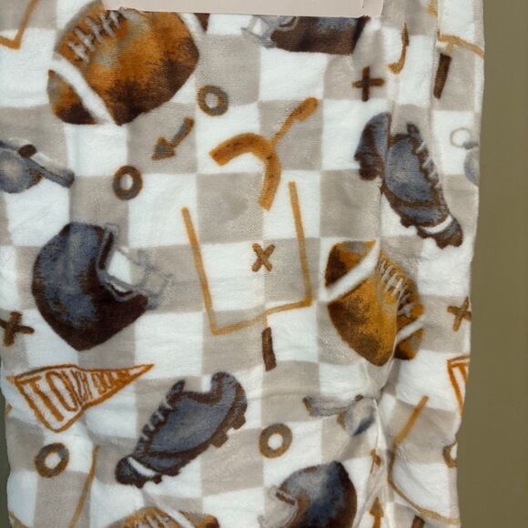 Football Blanket Checkered Goal Post Football Play Football NWT 50x70” - Picture 9 of 10